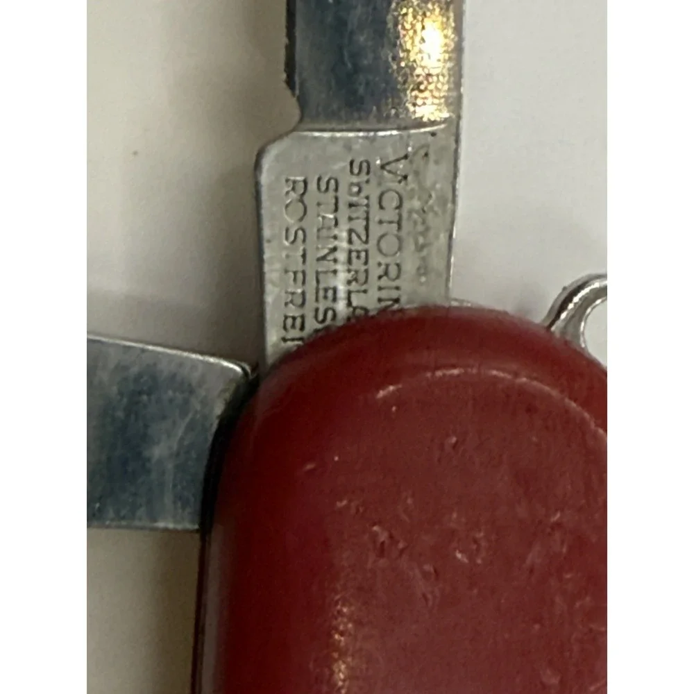 Victorinox Swiss Army Knife Red – Classic SD – Made in Switzerland – Used